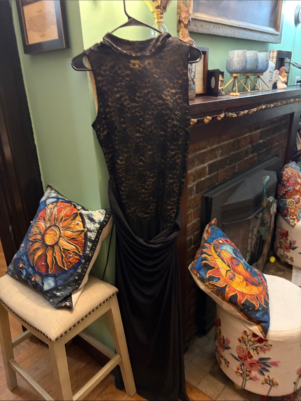 Sleeveless Black Lace Evening Gown by